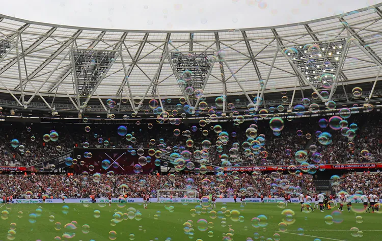 /images/w/e/s/west-ham-bubbles.jpg