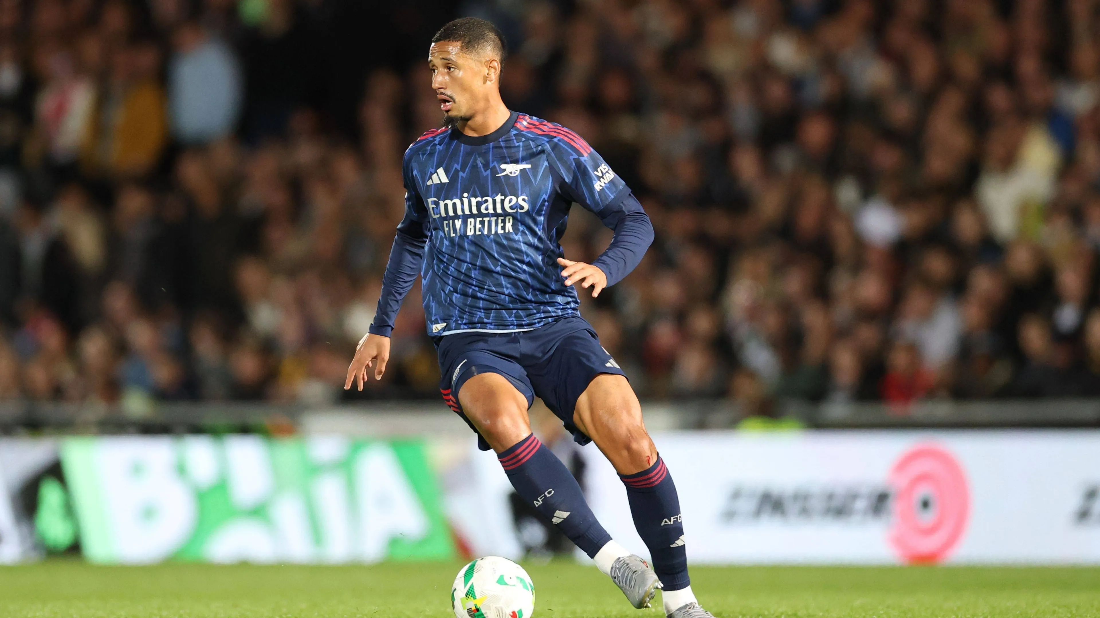 L'Arsenal respinge la strategia del Real Madrid: c'è la firma di Saliba sul contratto. I Blancos cambiano obiettivo