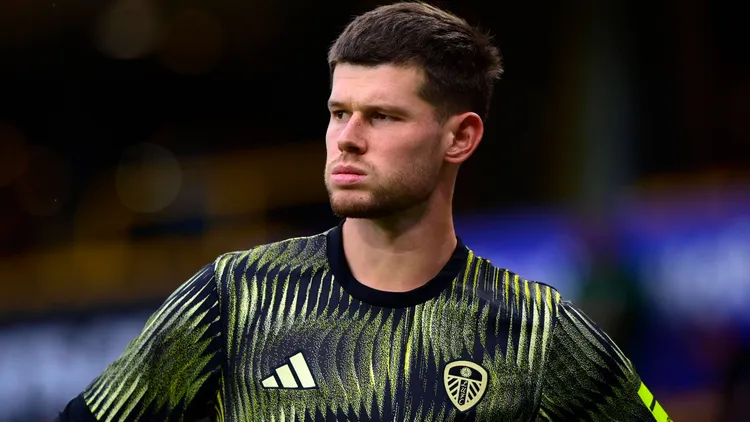 /images/w/o/l/wolverhampton-wanderers-v-leeds-united-wolverhampton-uk-20-sep-2025-illan-meslier-goalkeeper-of-leeds-united-during-the-premier-league-match-between-wolverhampton-wanderers-and-leeds-united-at-molineux-wolverhampton-on-20-september-2025-wolverhampton-molineux-warwickshire-england-copyright-xtomxsandberg-ppaukx-ppa-216521jpg_1758806255927.jpg