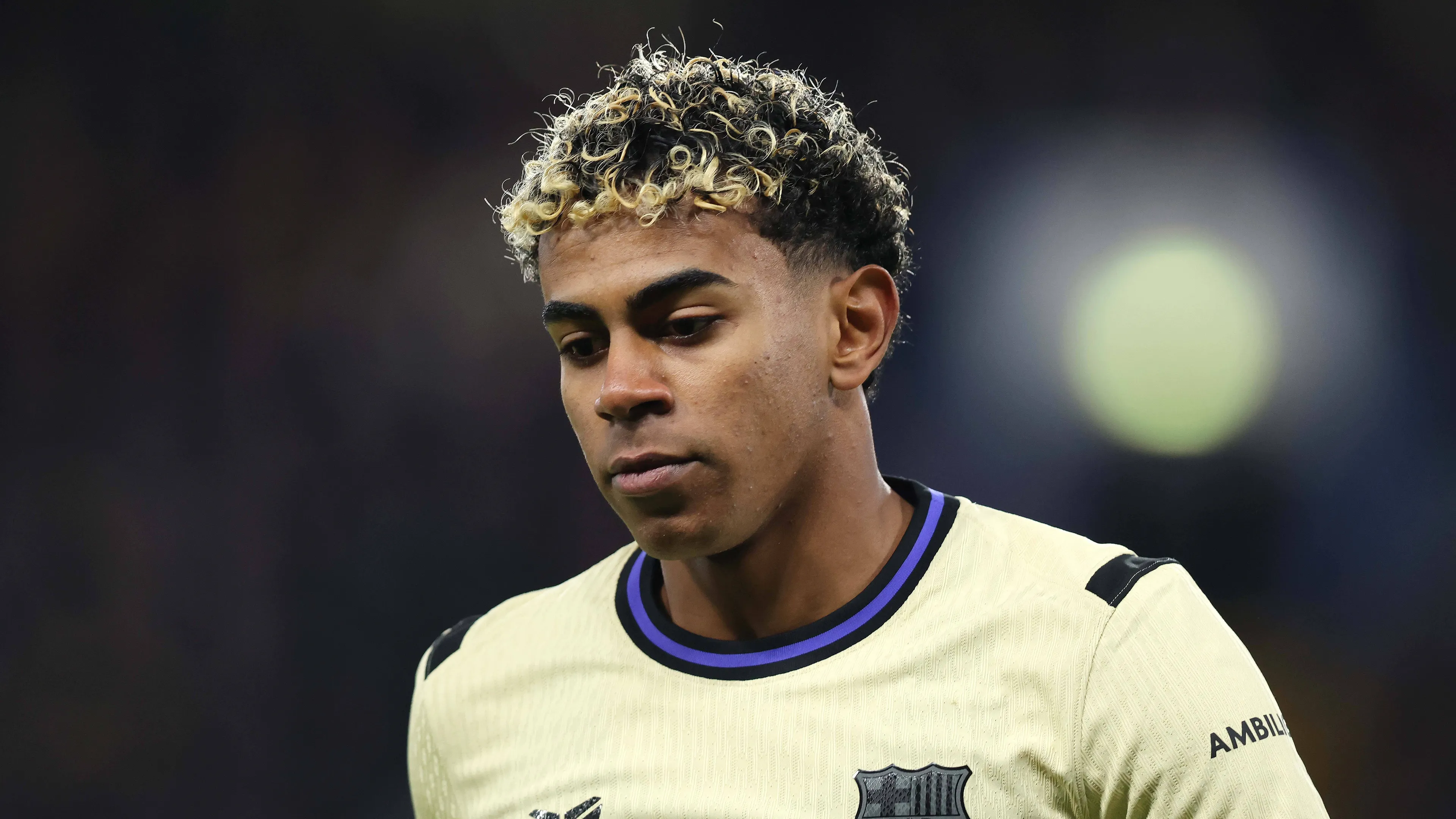 "Sei solo un Estevao di m***a", duri cori contro Yamal. Il motivo