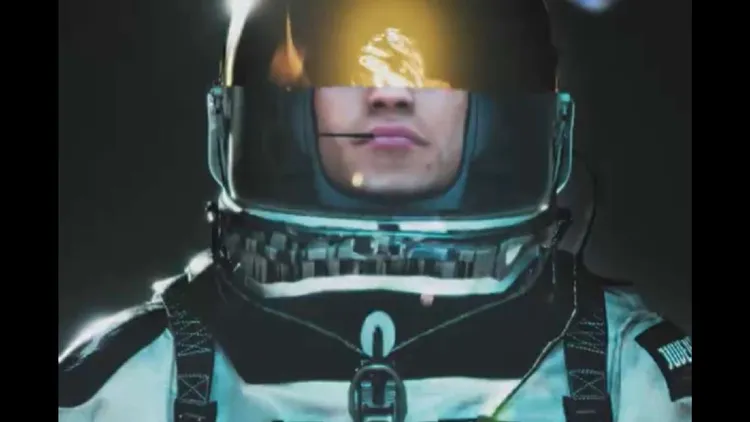 /images/y/i/l/yildiz-juve-astronauta-nuova-maglia.jpg