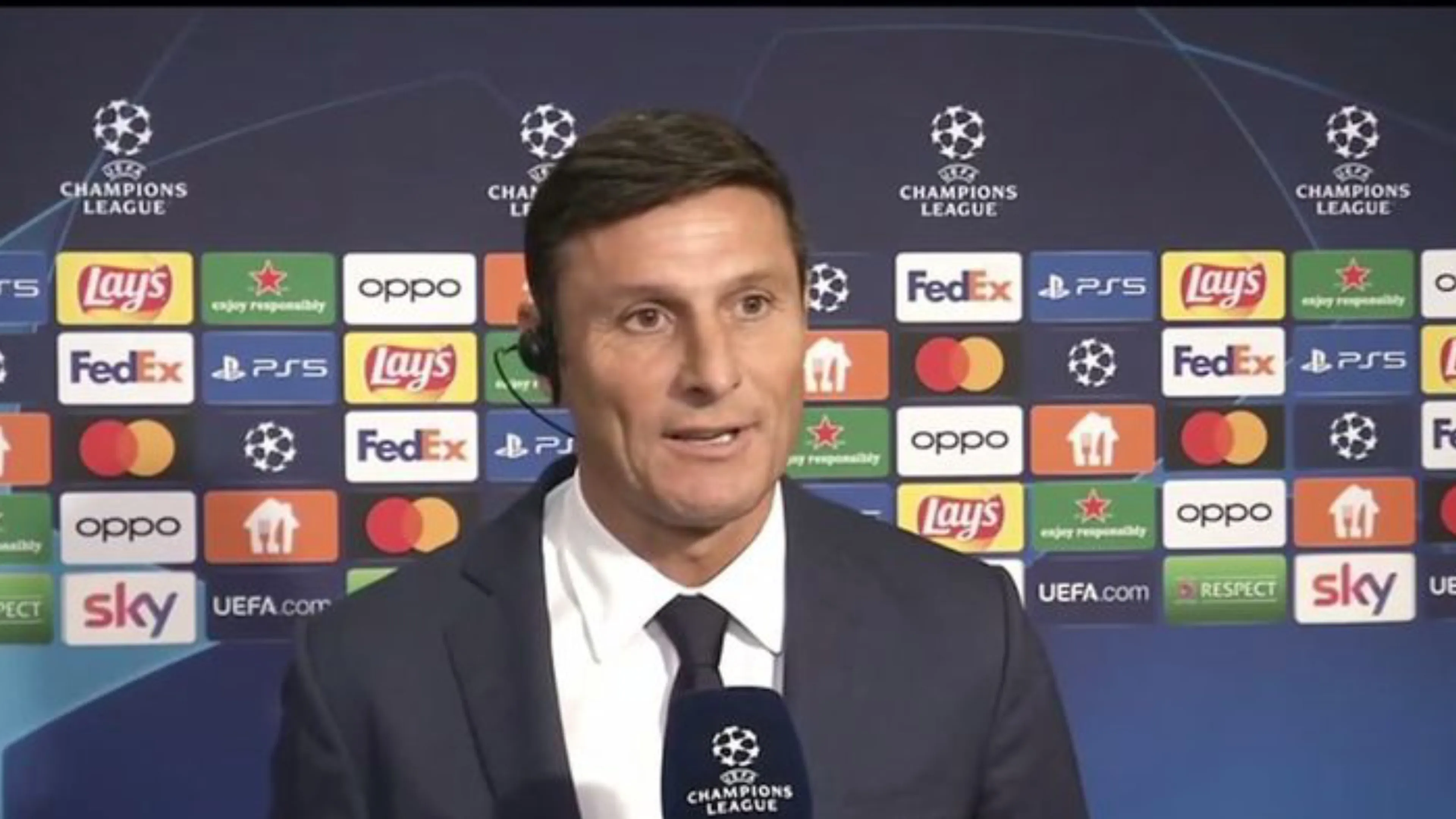 Copertina di Javier Zanetti: "Il Cholo è un amico ma daremo battaglia. Mercato? Sì, interverremo in un reparto"