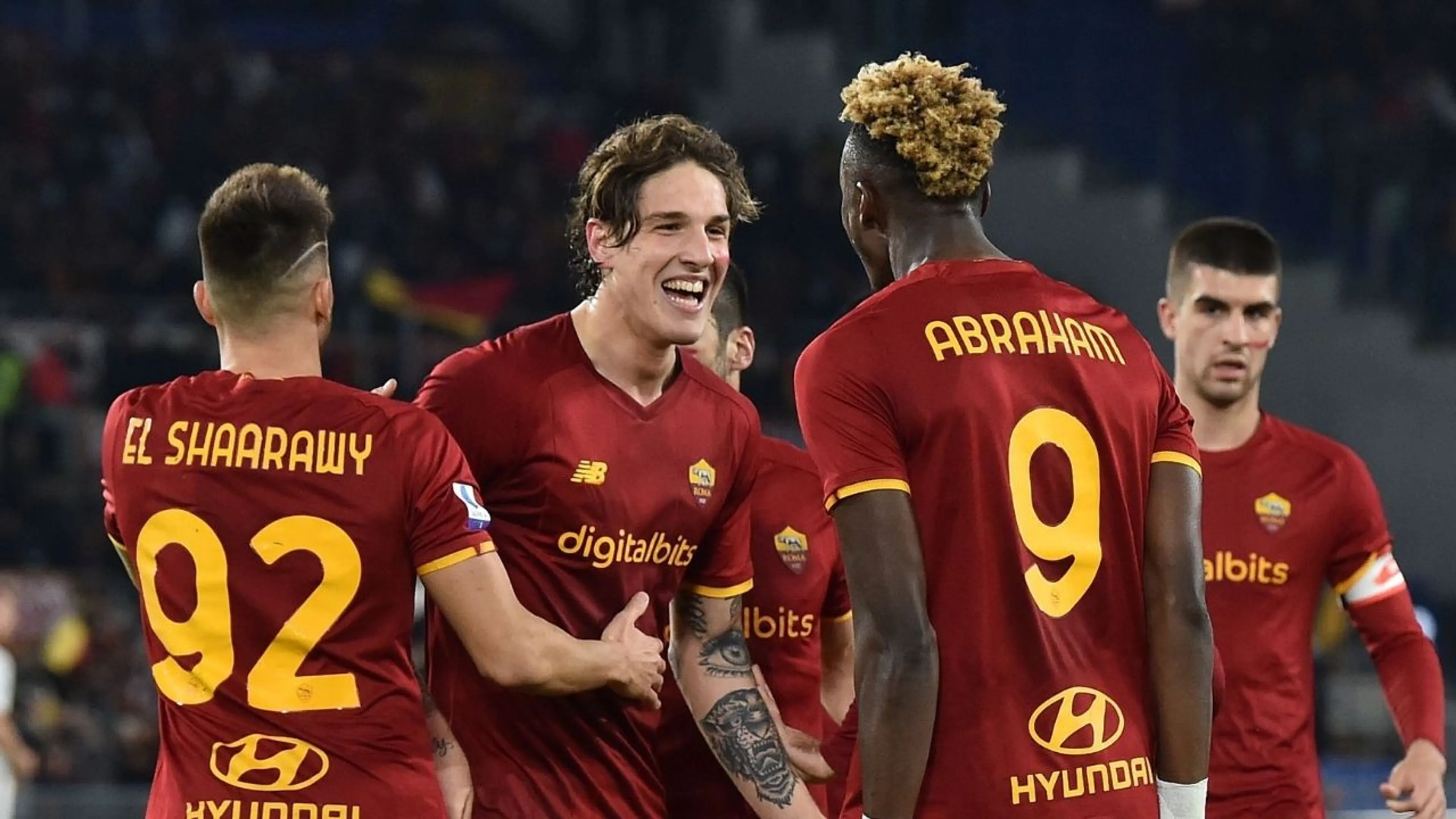 Copertina di La Roma è in crisi, Zaniolo ed El Shaarawy vanno in discoteca. È polemica