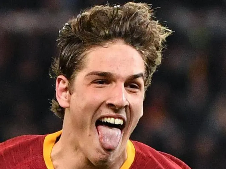 /images/z/a/n/zaniolo-papa.jpg