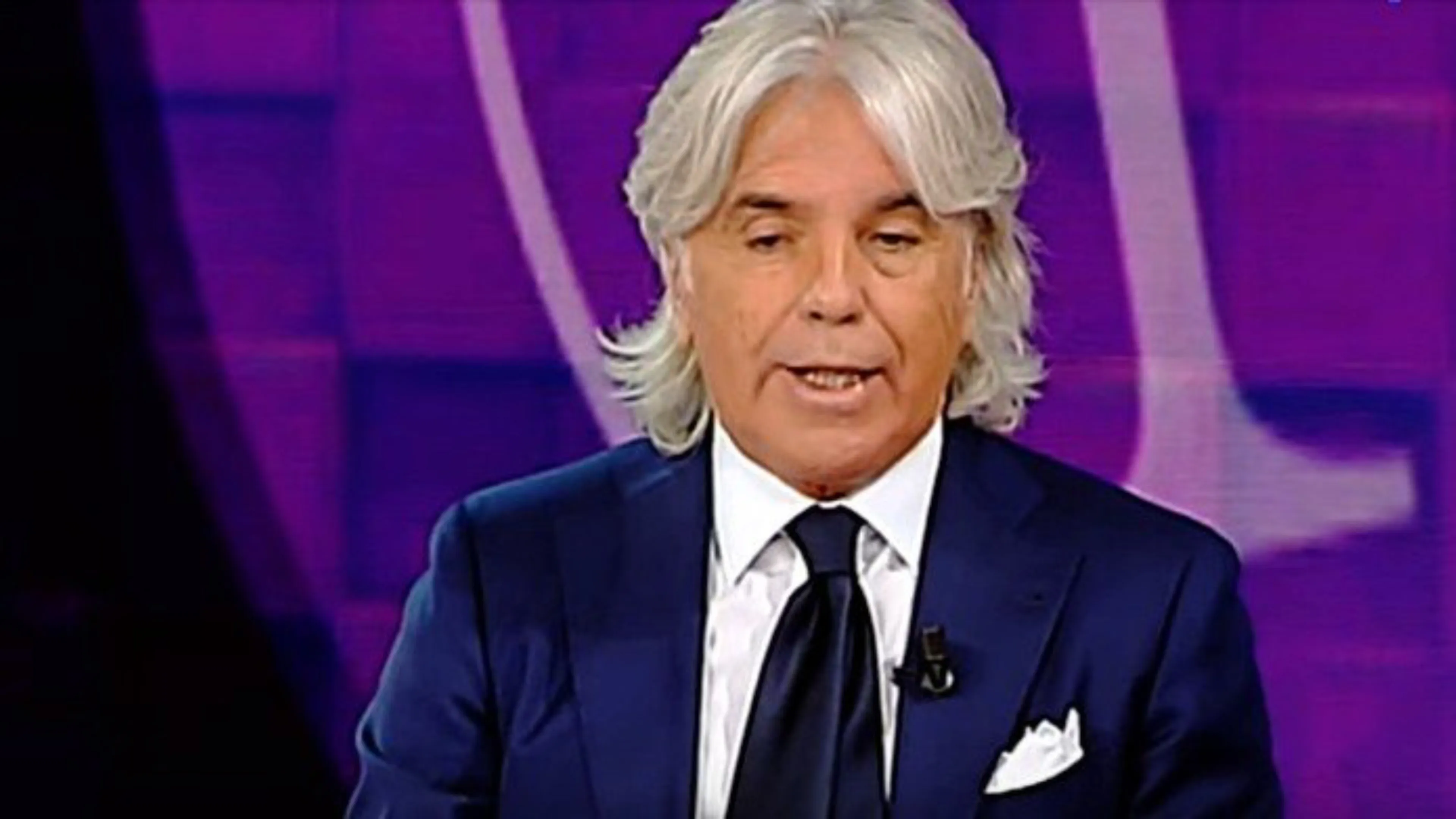 Copertina di Figuraccia di Zazzaroni nel post di Napoli-Inter: i tifosi lo accusano
