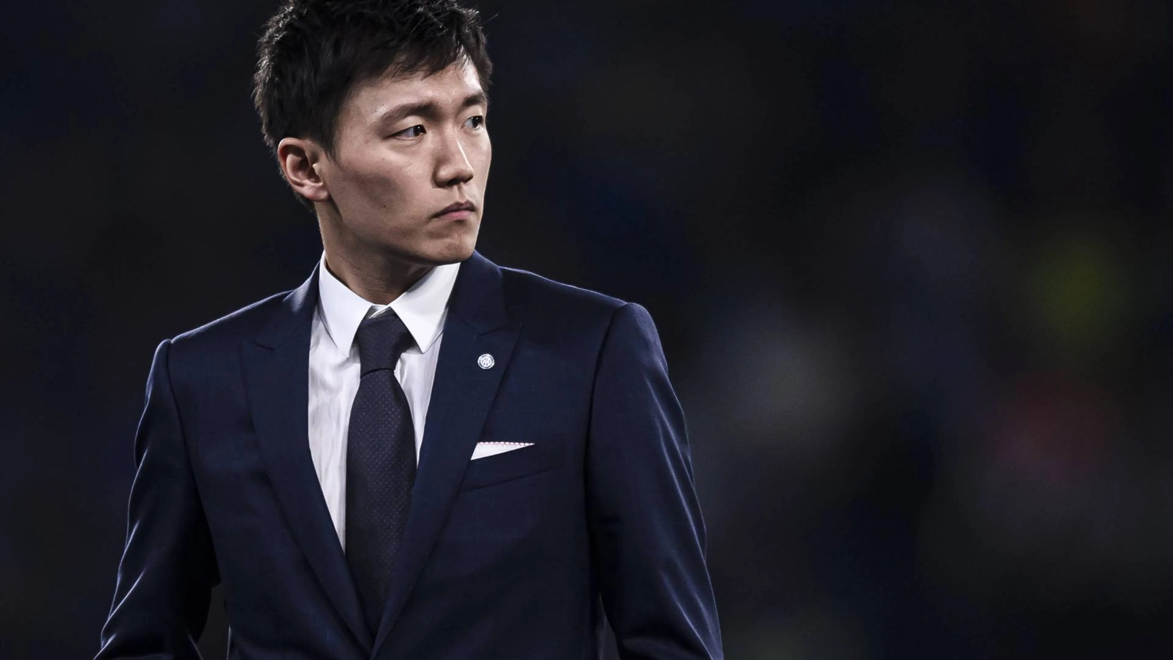 Copertina di Zhang: "Giocatori cinesi all'Inter? Ci ho pensato". Poi il punto sui rinnovi