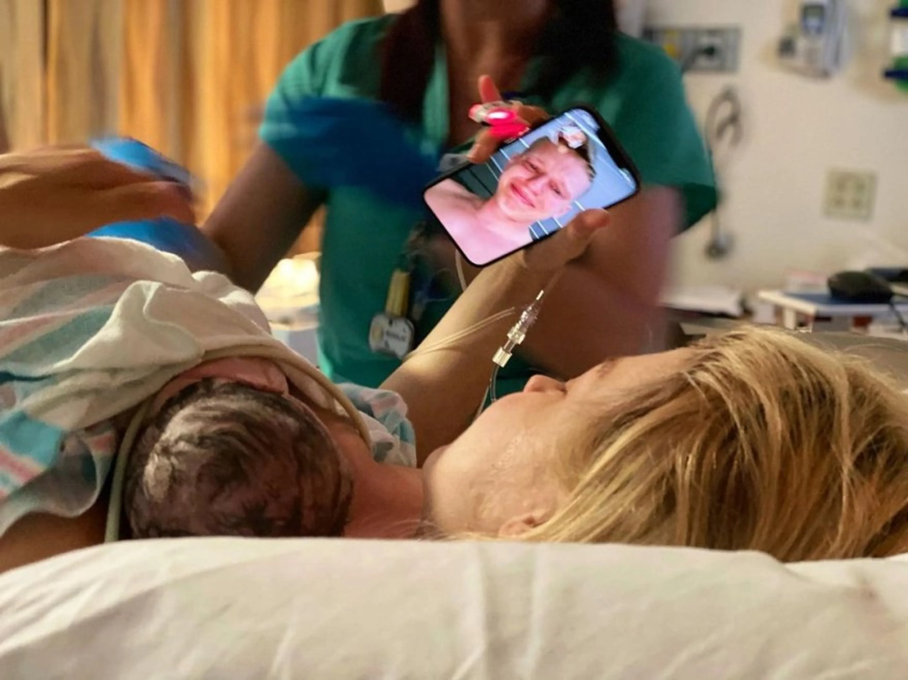 Copertina di Zinchenko in lacrime, la moglie partorisce e lui partecipa tramite FaceTime