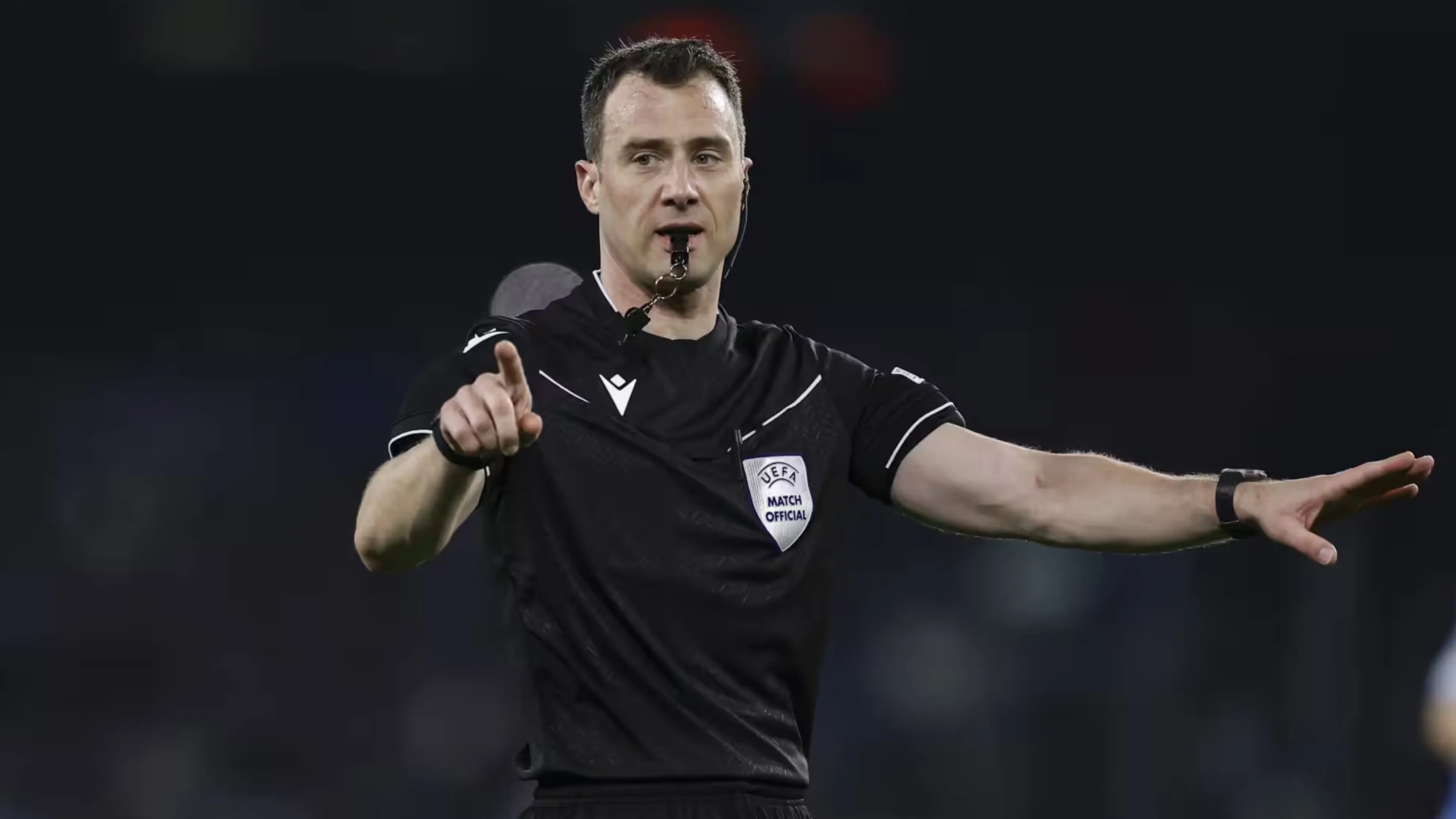 Copertina di Chi è Zwayer, arbitro di Italia-Albania: la condanna per calcioscommesse e la redenzione